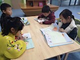 学生图书馆阅读